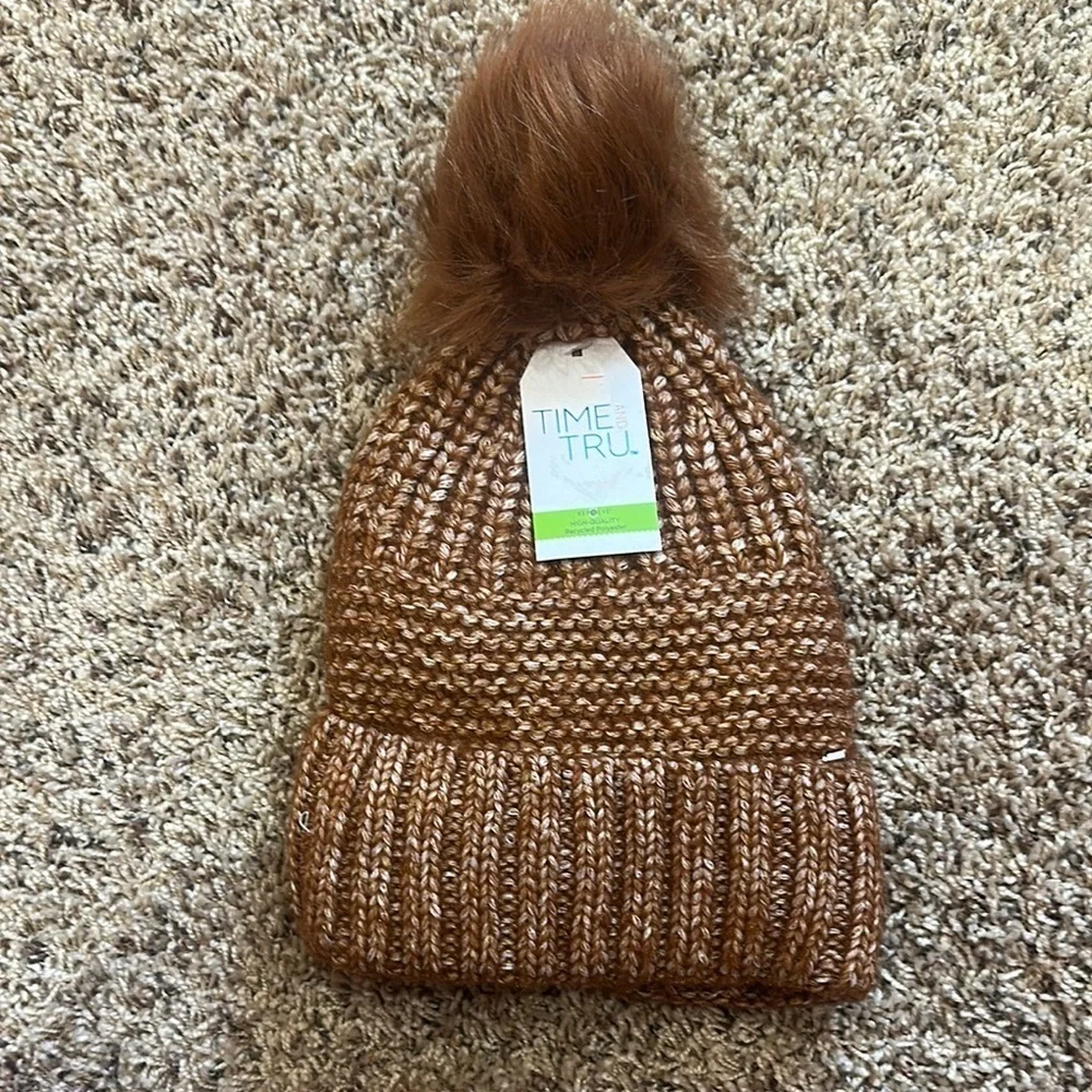 NEW Time and Tru Tan Knit Beanie with Pom-Pom